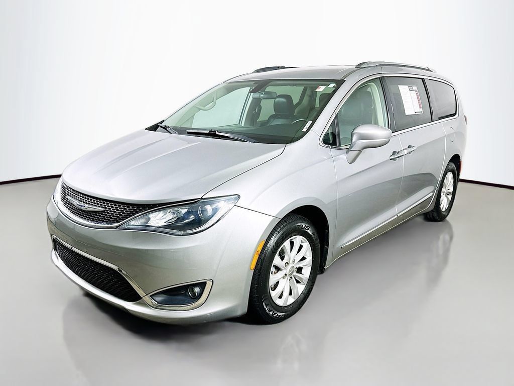 Used 2018 Chrysler Pacifica Touring-L w/ Premium Audio Group FWD image 3
