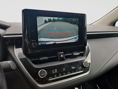 Used 2024 Toyota Corolla LE FWD image 28