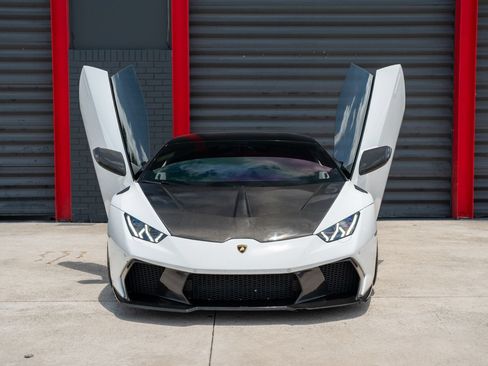 Used 2015 Lamborghini Huracan LP 610-4 AWD/4WD image 22