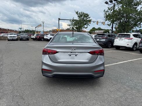 Used 2022 Hyundai Accent SE FWD image 6