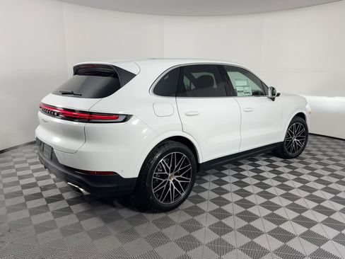 Used 2026 Porsche Cayenne image 9