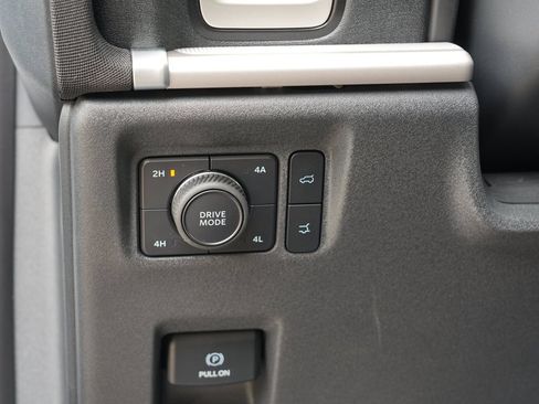 Used 2025 Ford Expedition Active AWD/4WD image 16