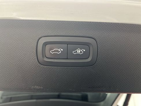 Used 2019 Volvo XC90 T5 Momentum w/ Advanced Package image 33