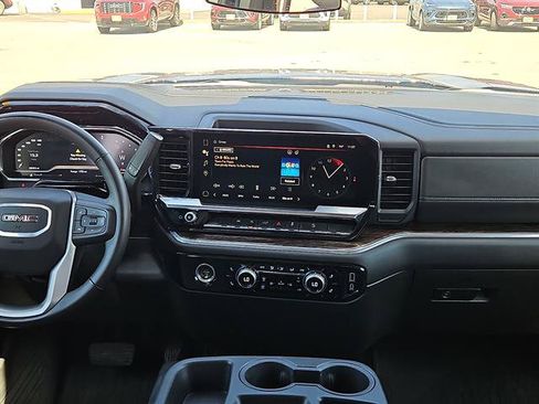 Used 2024 GMC Sierra 1500 Elevation AWD/4WD image 10
