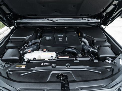 Used 2024 Lexus GX 550 image 31