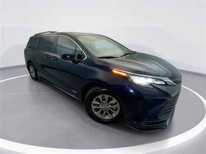 Used 2021 Toyota Sienna LE