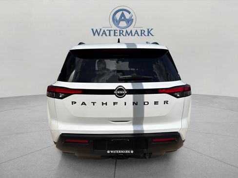 New 2026 Nissan Pathfinder SV w/ SV Premium Package FWD image 4