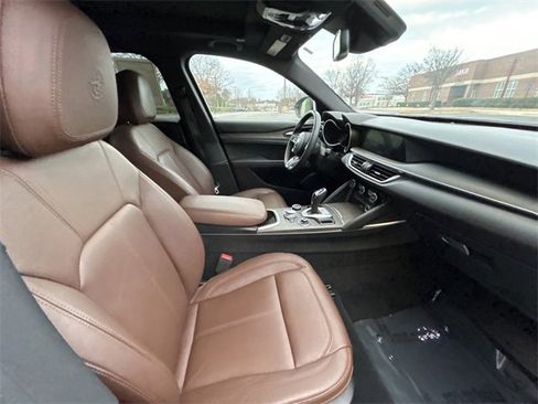 Used 2022 Alfa Romeo Stelvio Ti image 22