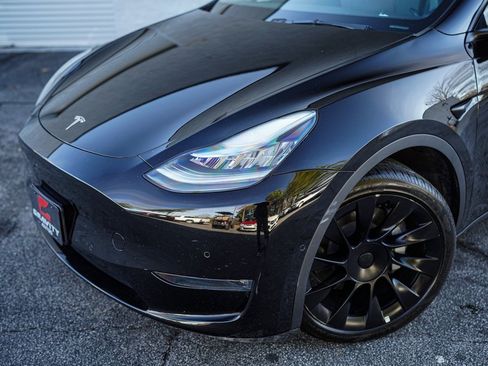 Used 2021 Tesla Model Y Long Range image 2
