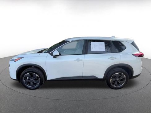 Used 2025 Nissan Rogue SV image 9