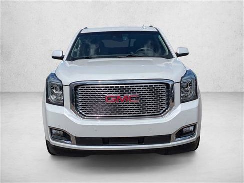 Used 2017 GMC Yukon Denali image 2