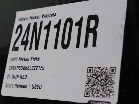 Used 2025 Nissan Kicks SR AWD/4WD image 31