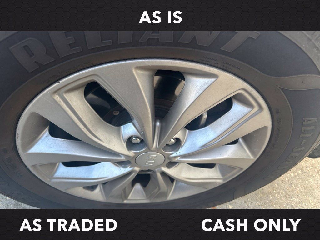 Used 2019 Kia Sedona LX FWD image 11