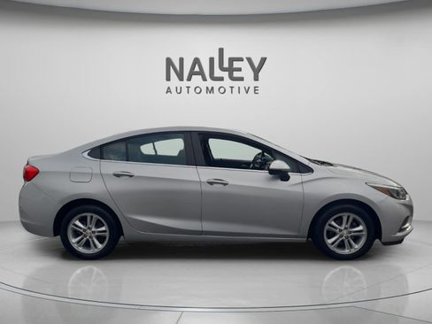 Used 2017 Chevrolet Cruze LT w/ Convenience Package image 5