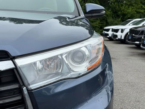 Used 2016 Toyota Highlander XLE AWD/4WD image 4