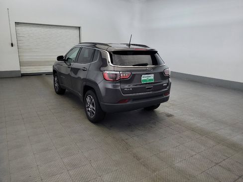 Used 2017 Jeep Compass Latitude w/ Popular Equipment Group AWD/4WD image 5