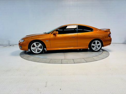 Used 2006 Pontiac GTO RWD image 2