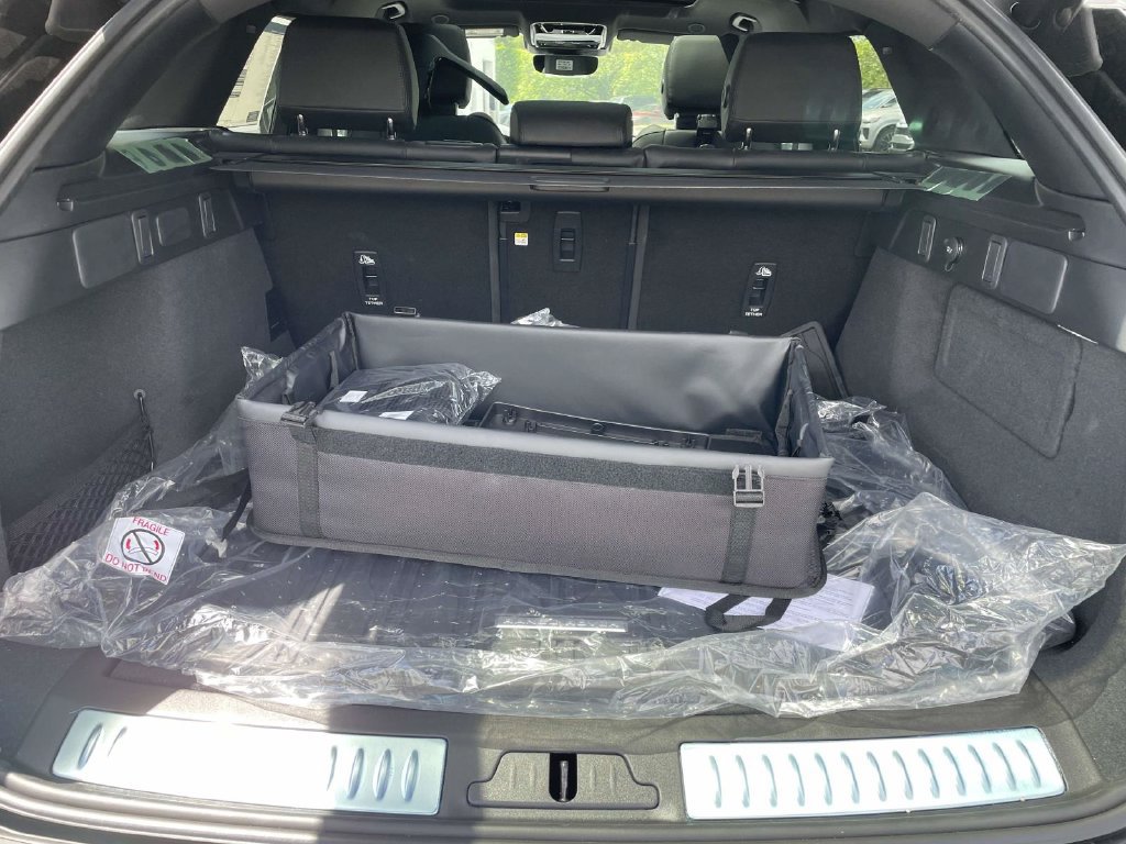 New 2026 Land Rover Range Rover Velar Dynamic SE AWD/4WD image 18