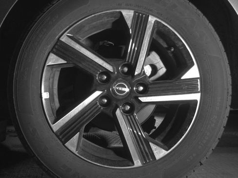 Used 2025 Nissan Sentra SV FWD image 17
