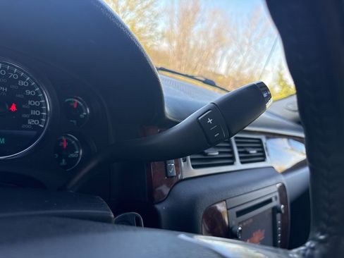 Used 2013 Chevrolet Avalanche LTZ AWD/4WD image 14