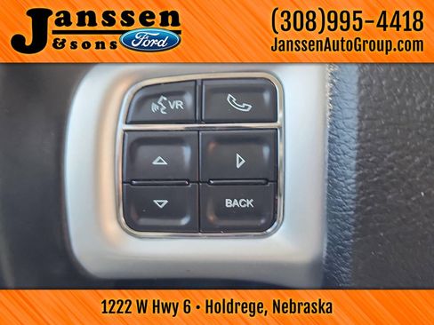 Used 2020 Dodge Journey SE w/ SE Popular Equipment Group image 28