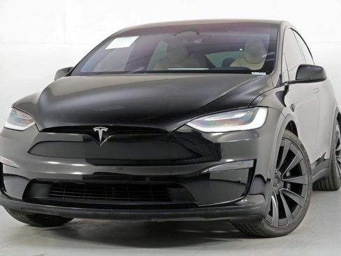 Used 2023 Tesla Model X image 3