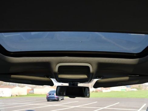 Used 2013 Volkswagen Passat TDI SE image 19