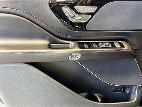 Used 2024 Lincoln Aviator AWD image 17