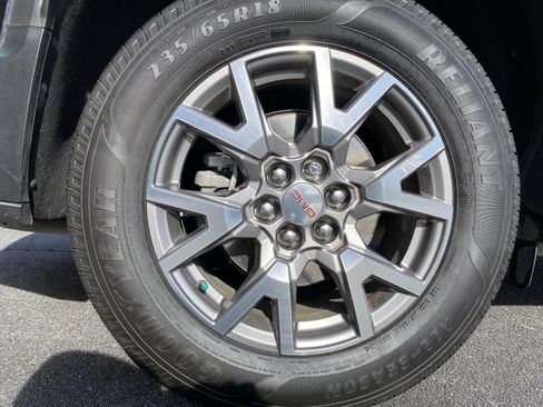 Used 2021 GMC Acadia SLT image 41