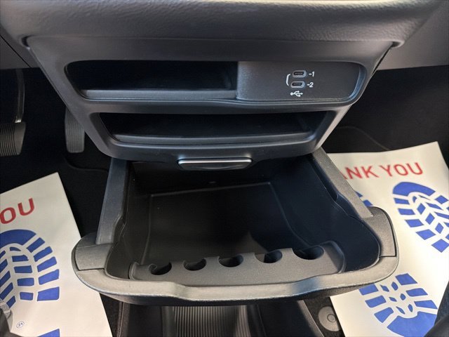 New 2027 Chrysler Pacifica Select FWD image 15