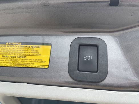 Used 2014 Toyota Sienna SE w/ SE Premium Package w/Entune image 14