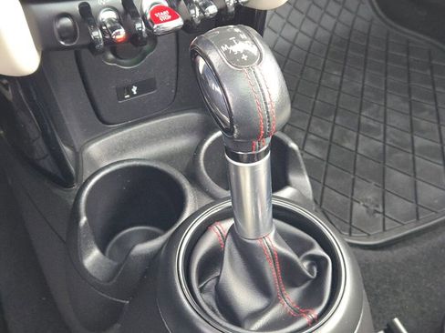 Used 2019 MINI Cooper S w/ Signature Upholstery Package image 28