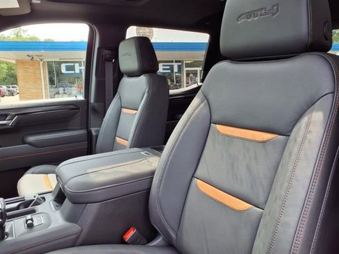 New 2026 GMC Sierra 1500 AT4 w/ Technology Package image 7