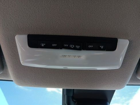 New 2025 Nissan Versa SV w/ Trunk Package image 21