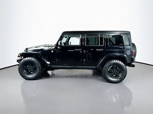 Used 2015 Jeep Wrangler Unlimited Sahara image 9