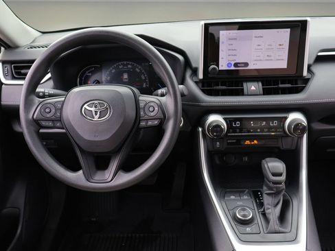 Certified 2023 Toyota RAV4 XLE AWD/4WD image 17