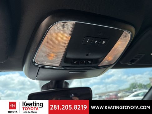 Used 2018 Jeep Grand Cherokee Altitude RWD image 20