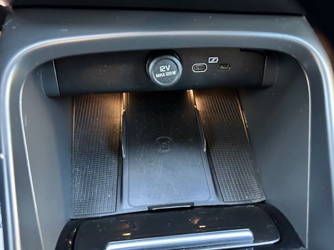 Used 2023 Volvo C40 P8 Recharge Plus w/ Climate Package image 17