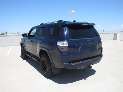Used 2021 Toyota 4Runner SR5 AWD/4WD image 6