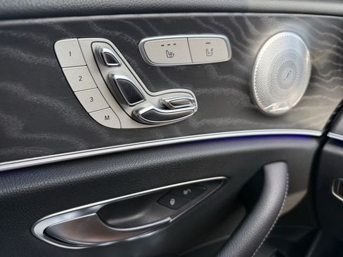 Certified 2019 Mercedes-Benz E 300 4MATIC image 26