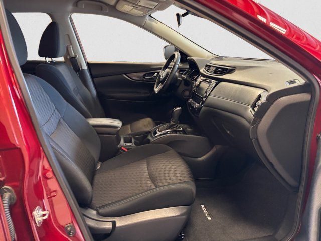 Used 2020 Nissan Rogue SV w/ Premium Package AWD/4WD image 16