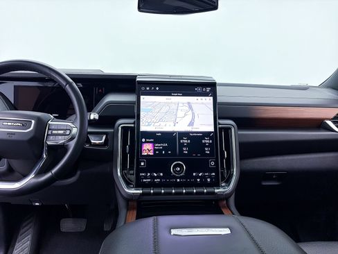 Used 2025 GMC Yukon XL Denali w/ Sun & Power Step Package AWD/4WD image 12