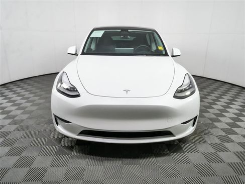 Used 2023 Tesla Model Y Long Range AWD/4WD image 35
