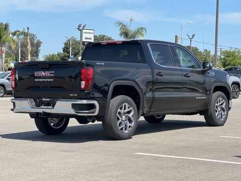 New 2025 GMC Sierra 1500 SLE image 5
