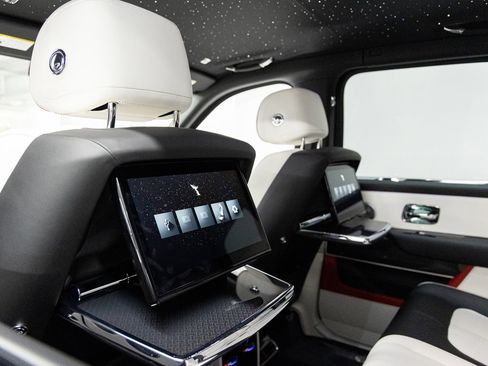 New 2026 Rolls-Royce Cullinan Black Badge image 51