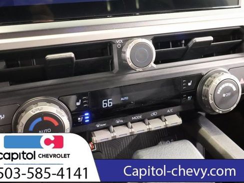 Used 2025 Toyota 4Runner TRD Off-Road Premium AWD/4WD image 25