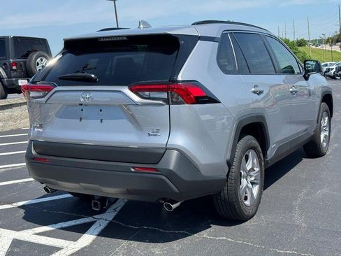 Used 2025 Toyota RAV4 LE AWD/4WD image 3