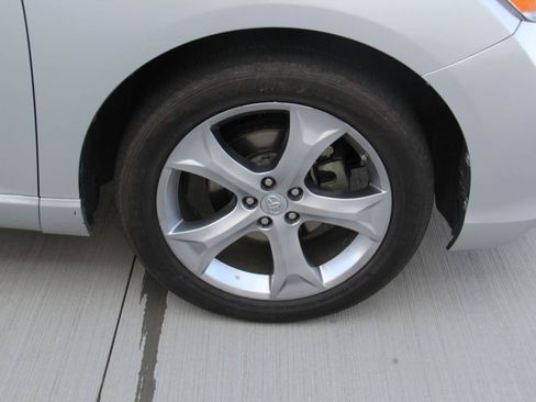 Used 2011 Toyota Venza w/ Premium Pkg #2 FWD image 34