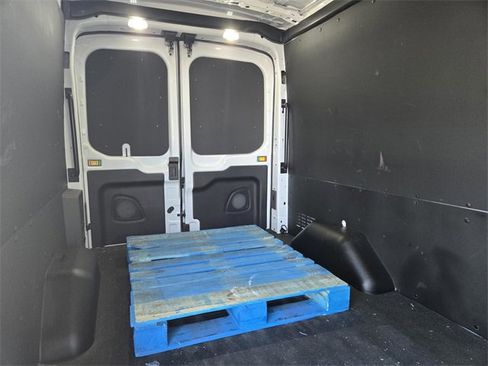 Used 2022 Ford E-Transit Medium Roof w/ Load Area Protection Package image 9