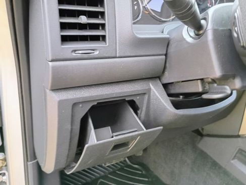 Used 2012 Jeep Liberty Sport image 32